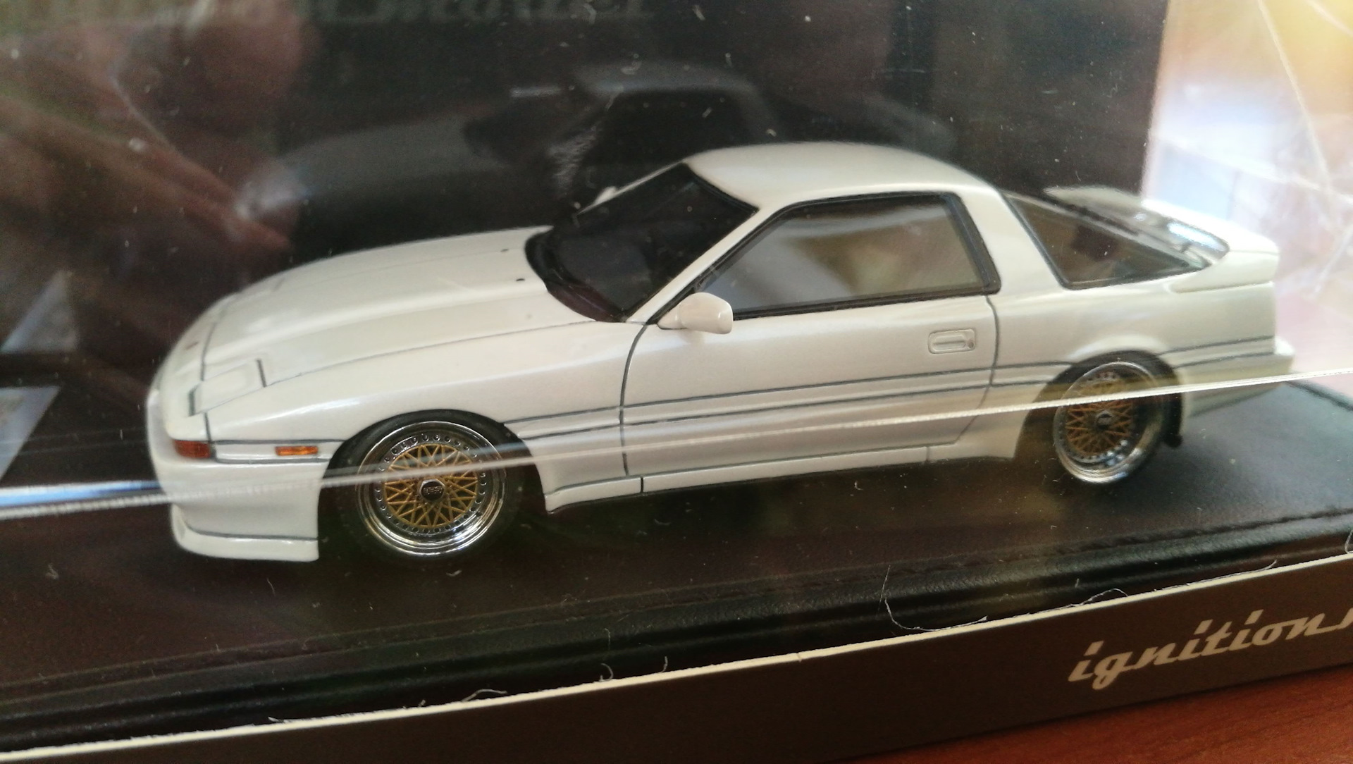 Ignition Model 1/18 Toyota Mark II Grande (GX 71) Limited