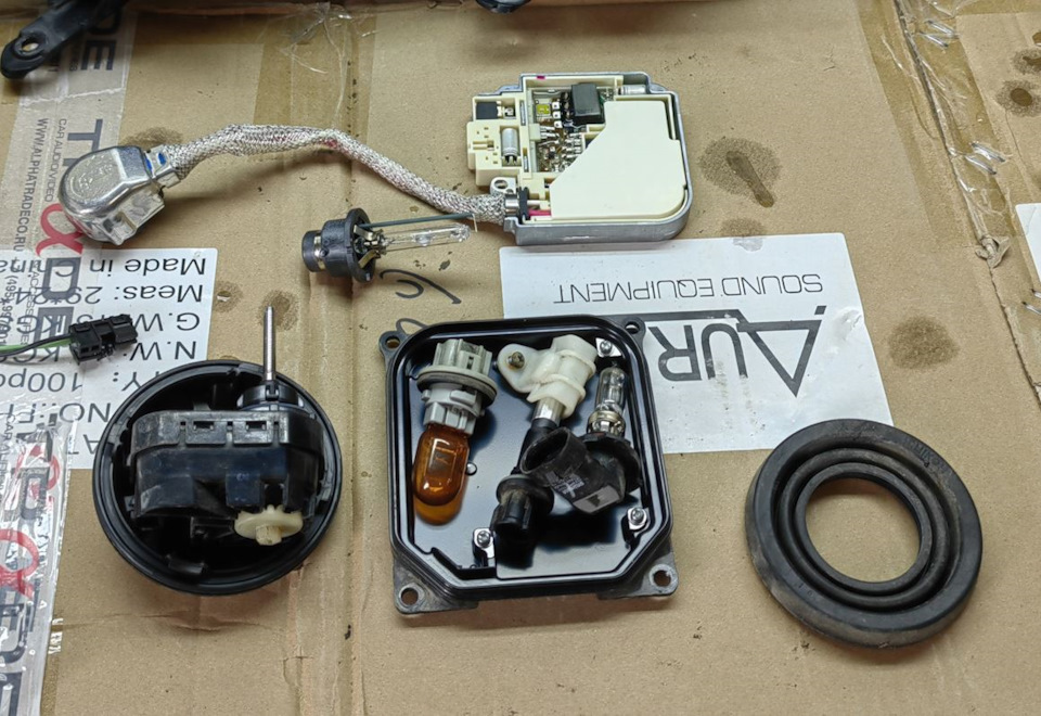 あみ専用ページ Установка Bi-LED линз Aozoom A3+ — Toyota Wish (AE20) бензин, 1,8