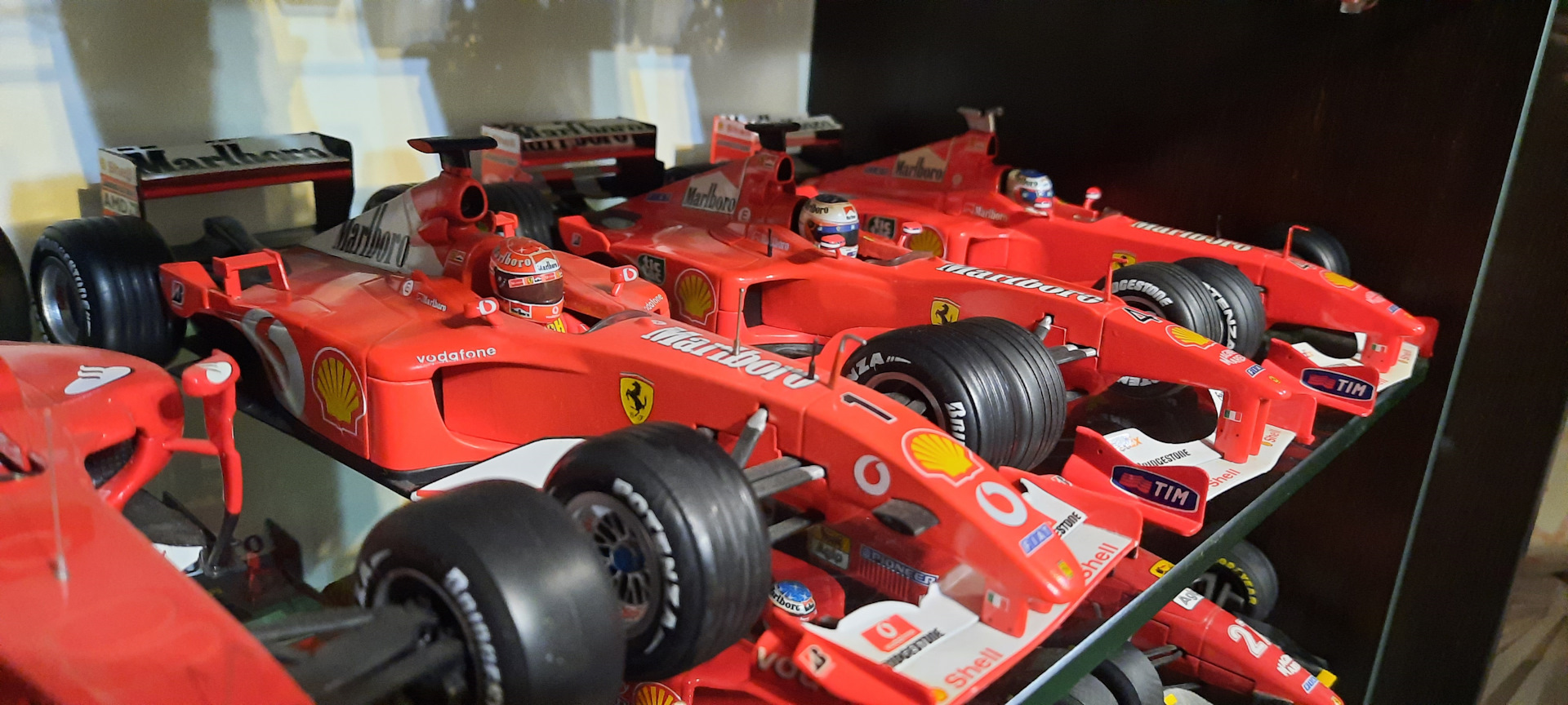 Ferrari F2003-GA F-1, 2003 #1 M.Schumacher (Hot Wheels #B1023) +