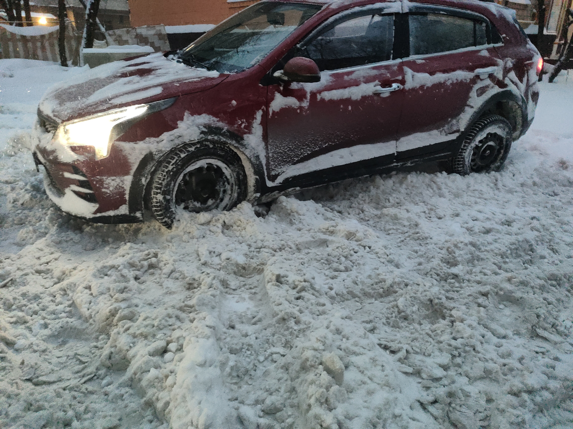 W616 Переобувка на зиму Hankook Winter i*cept iZ2 W616 — KIA Rio X бензин, 1 ...
