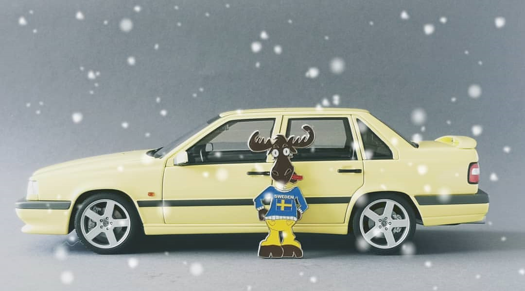 1:18 AUTOart 1995 Volvo 850 T-5R Sedan, Cream Yellow — Сообщество