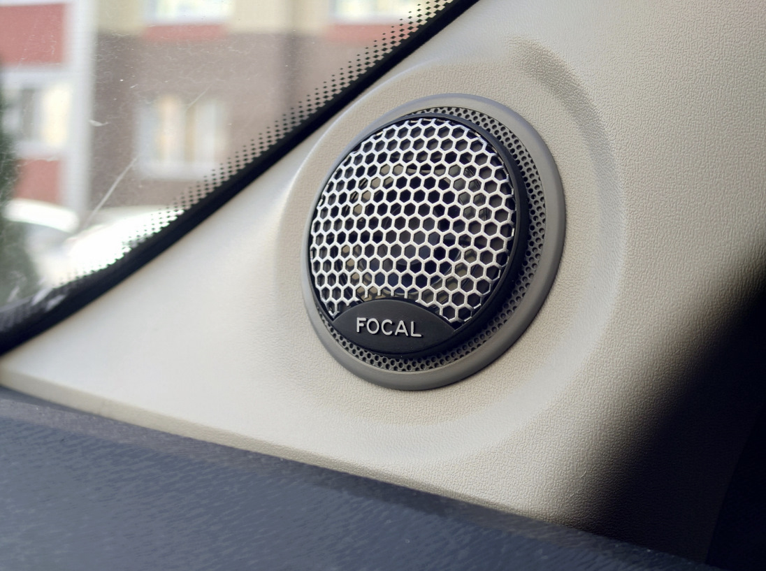 Установка Focal music live IFR 130-4 — Renault Megane III бензин