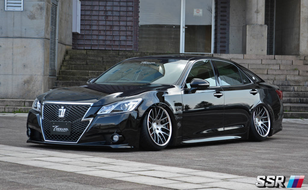SSR executor CV03 — Toyota Crown (S200) бензин, 2,5 л, 2012 года ...