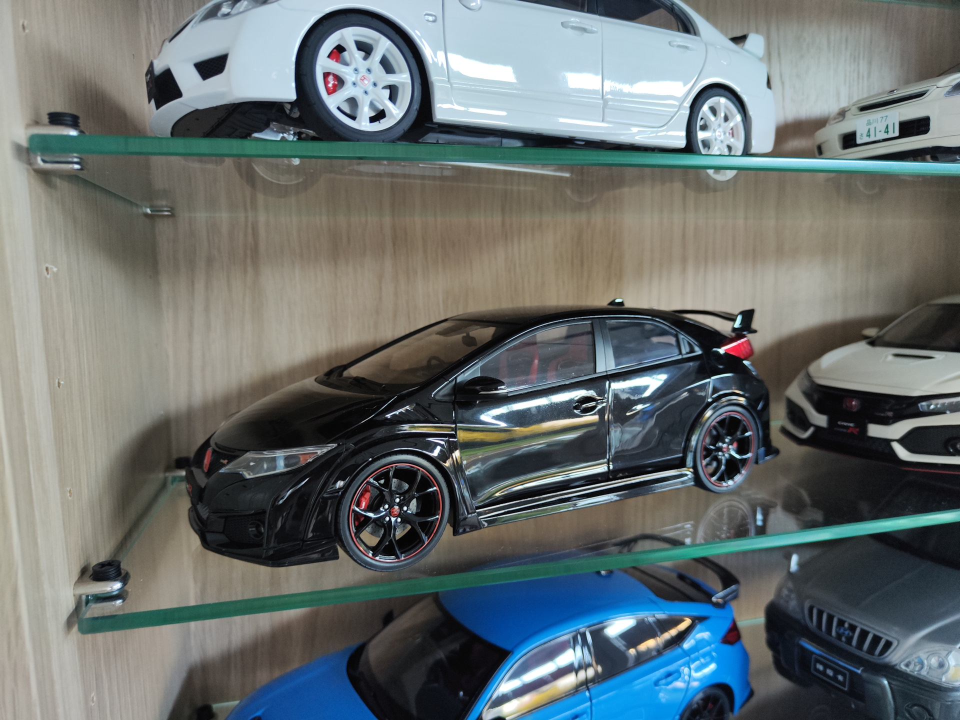 Honda Civic Type R FK2 (Kyosho) 1/18 — Сообщество «Масштабные