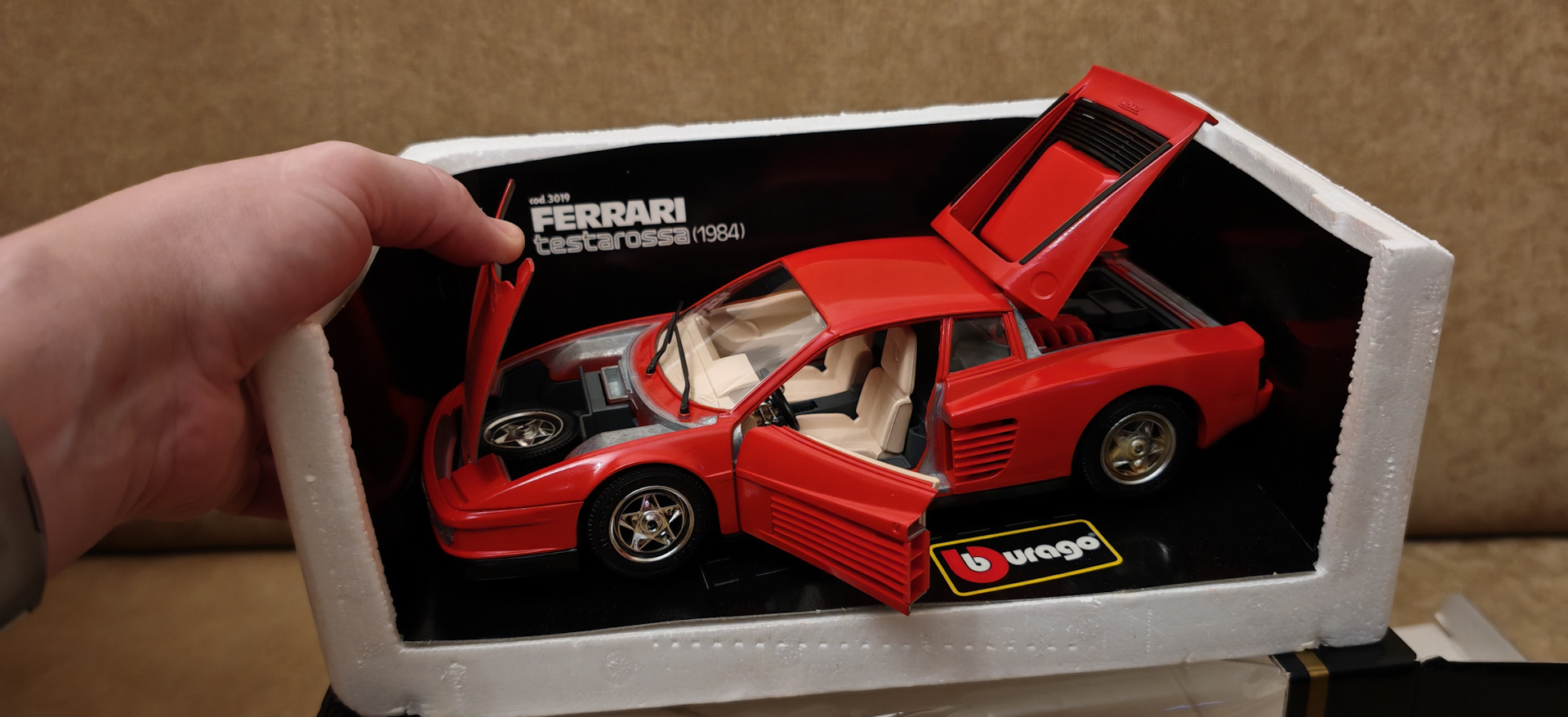 KK Scale 1:18 Ferrari 365 GTS/4 1969 Daytona Spider — Miami Vice