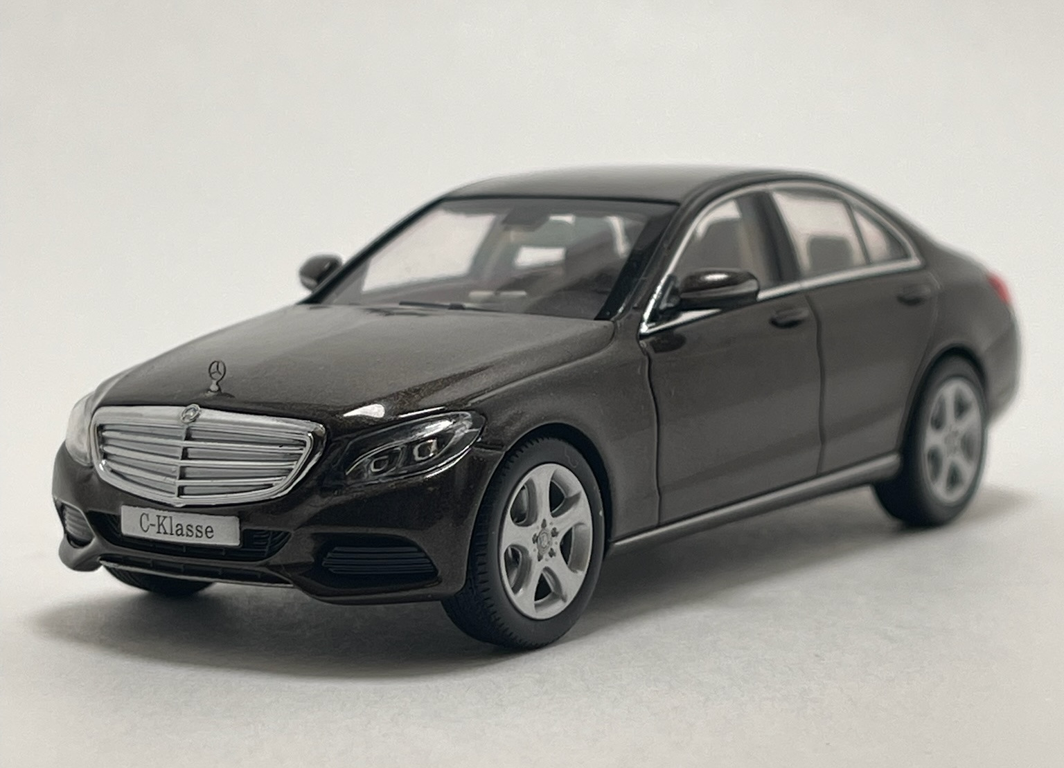Модель 1:43 C-Class Coupe (С205) 2016 B66960530 / B66960531